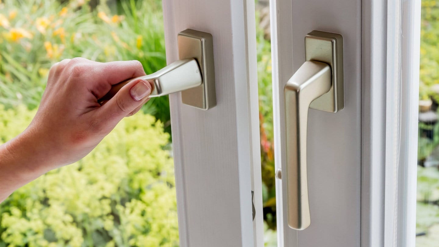Wann sollte man im Winter lüften: Der ideale Zeitpunkt, den jeder kennen sollte